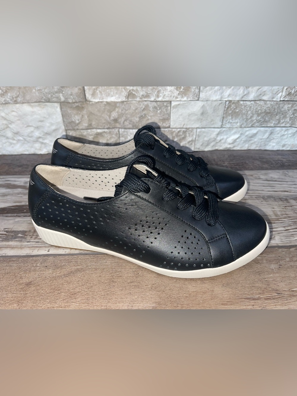 Dansko Orli Black Sneakers EUR 40 Women’s Size 9.5-10 Perforated Nappa Leather